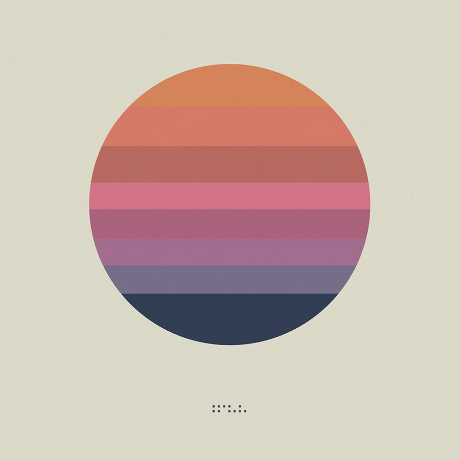 Tycho《Awake》封面：米色底上由橙、红、粉、紫和深蓝色水平色带组成的圆形。